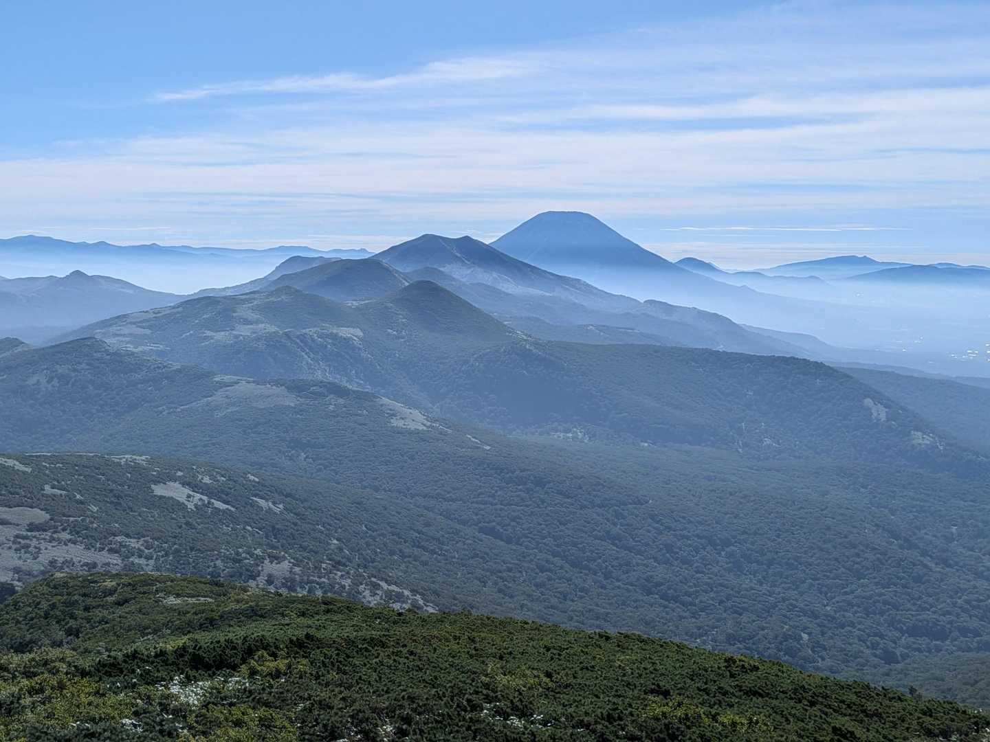 新見峠登山口-前目国内岳-目国内岳-岩内岳 往復コースの写真
