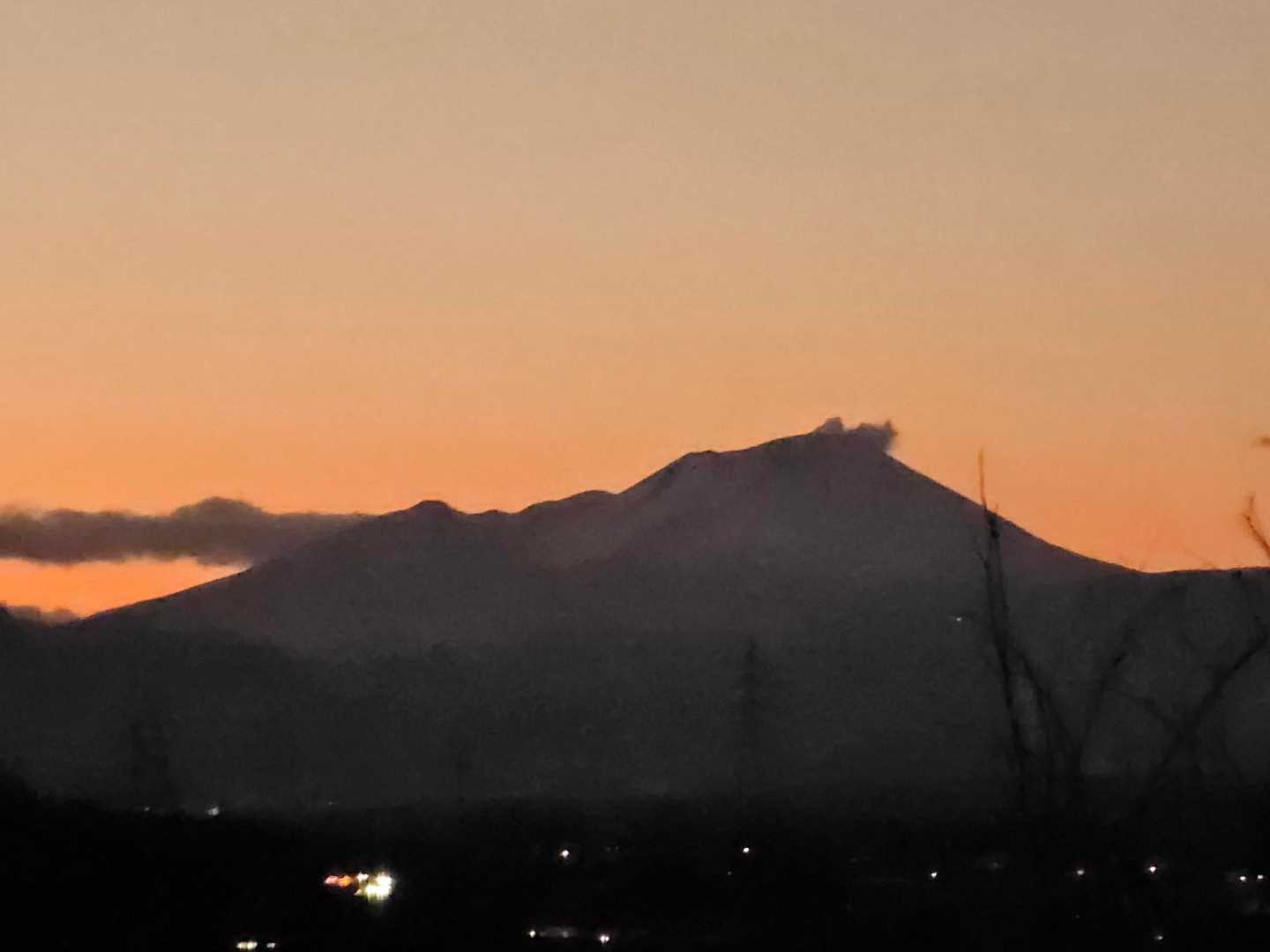 夕焼けバックの浅間山🗻