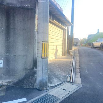 洲浜城址への道標に従い、春辺山を目指します 🚶