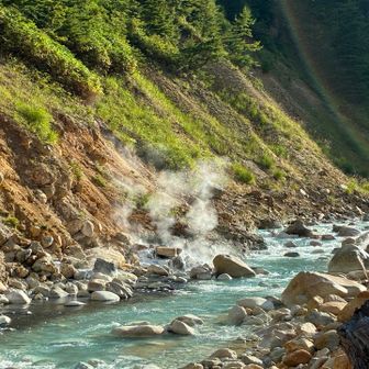 湯俣ブルーと
足湯spotと虹🌈