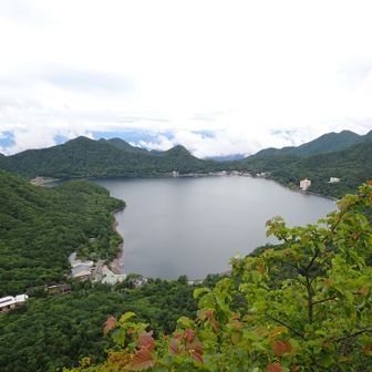 烏帽子岳の展望台からの景色