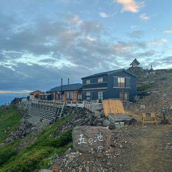 早朝の五の池小屋🛖