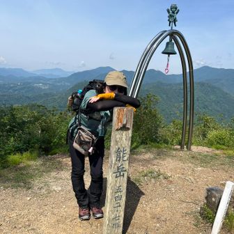 後ろに扇山や権現山