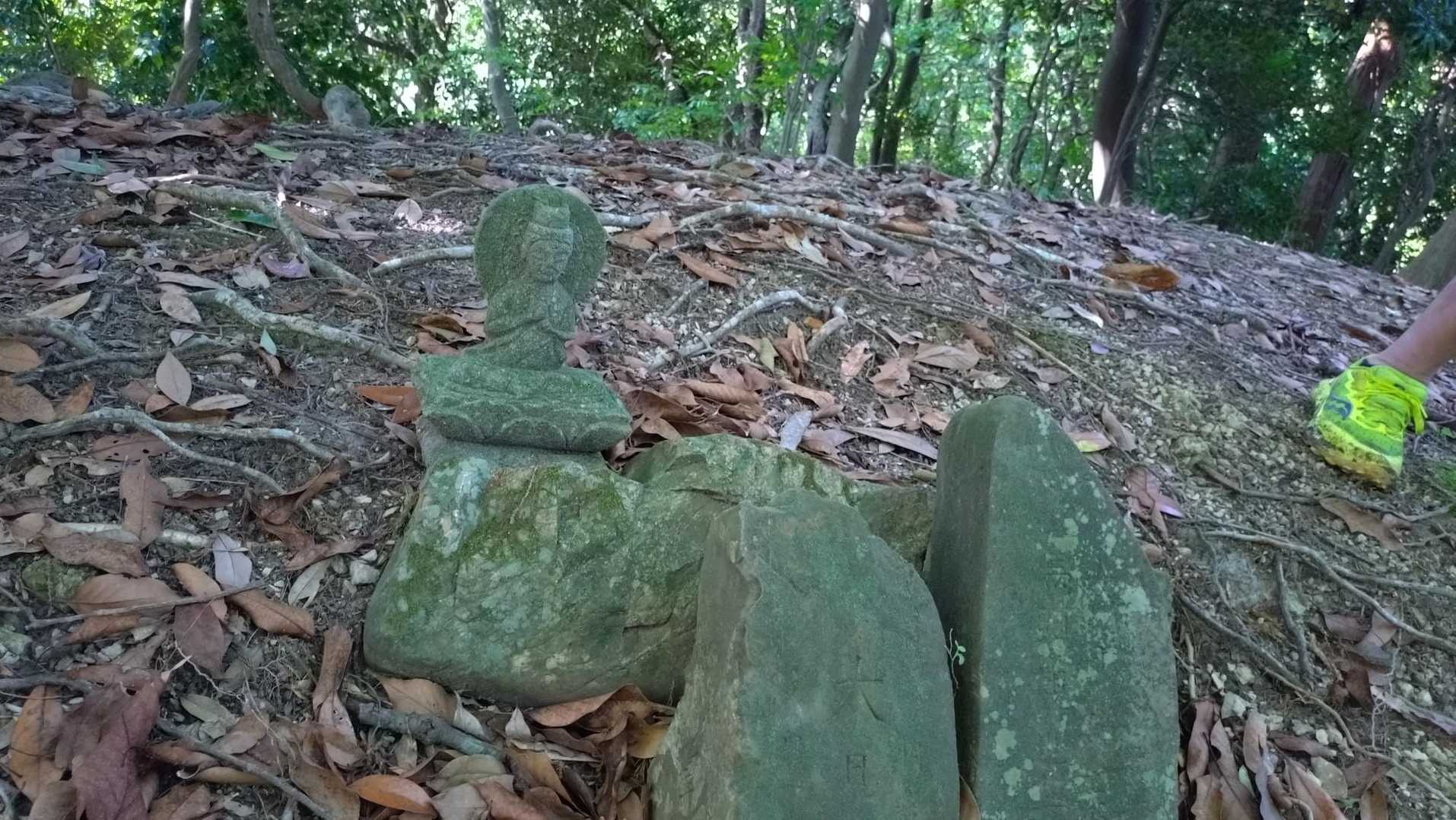 渓谷から急登して鎌倉古道で下山