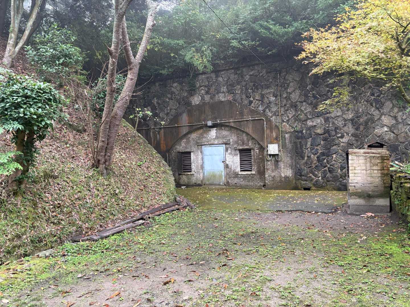 弾薬庫でしようか