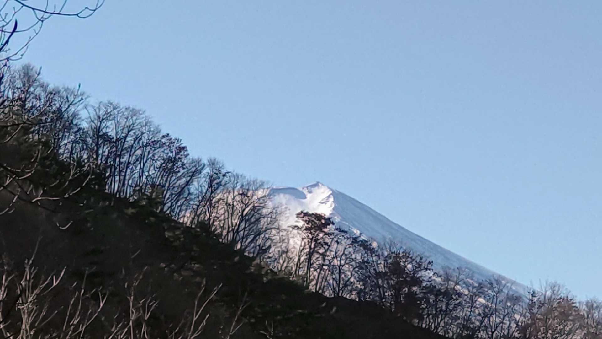 山頂が近くなると
チラチラ🗻
わくわく😃