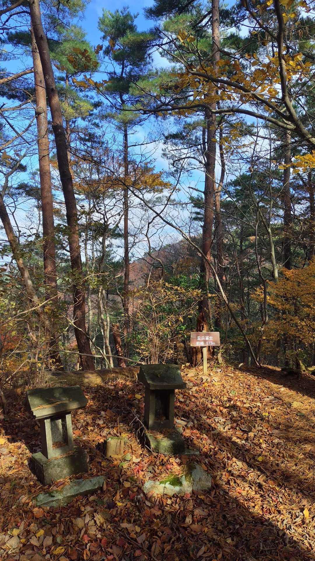 下山途中の祠