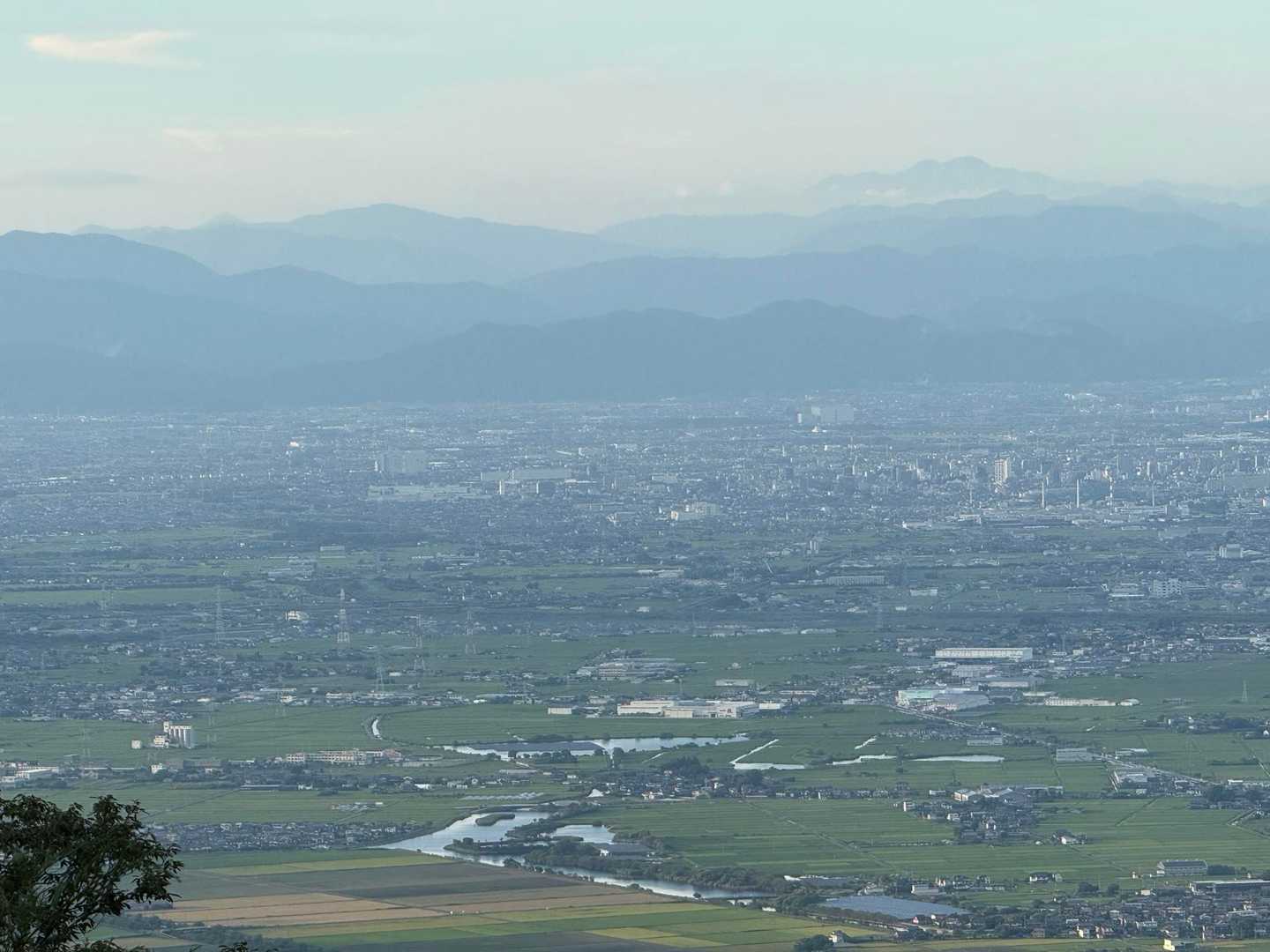 右に大汝峰と白山見えてます✨