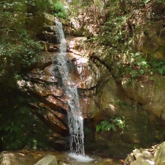 高座の滝から 地獄谷へ
