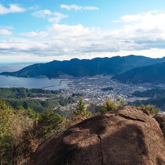 こっちは牛の背という場所です。