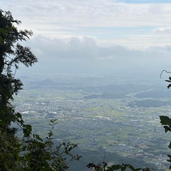 前回歩いた大和三山が見えてます