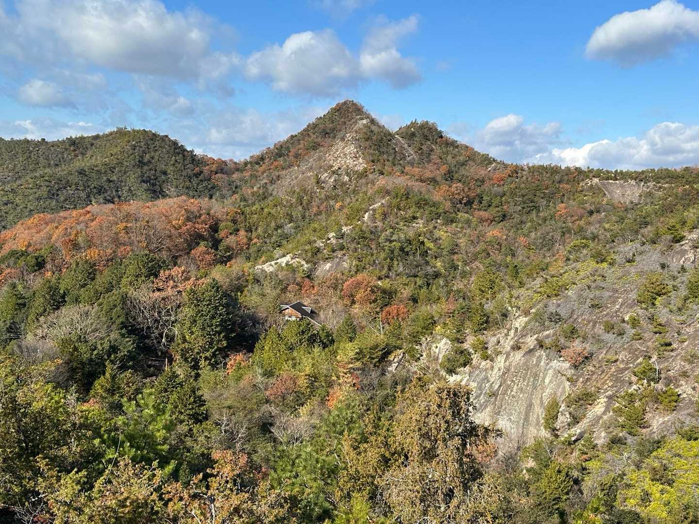善坊山本丸登山口-善防山-笠松山-加西アルプス善坊山ハイキ 周回コースの写真