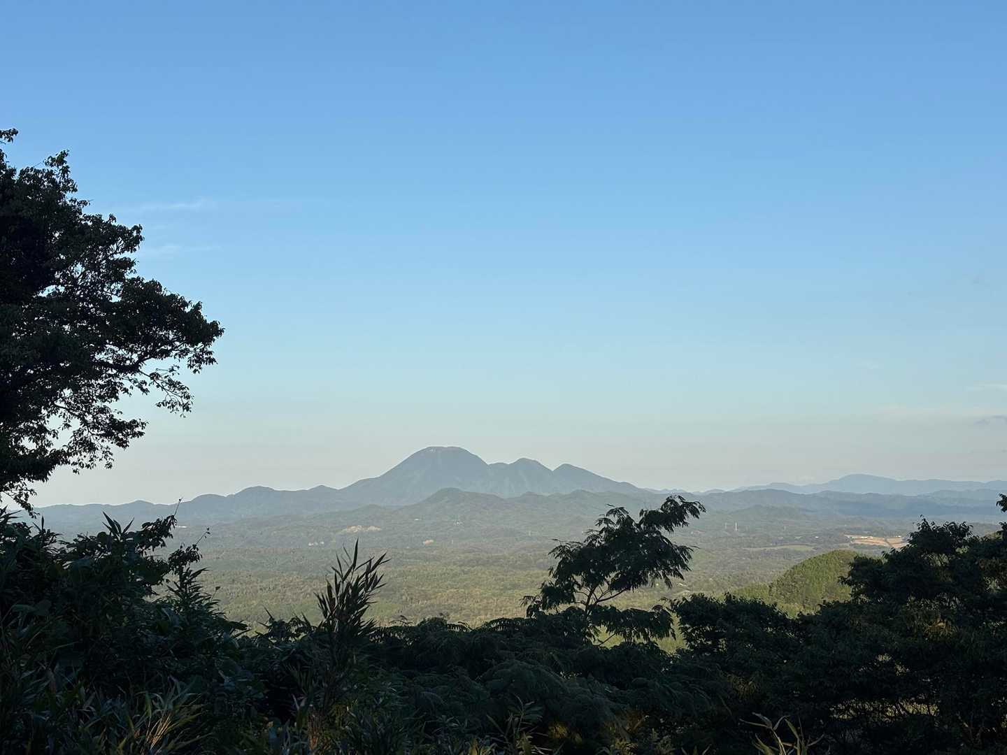 三瓶山