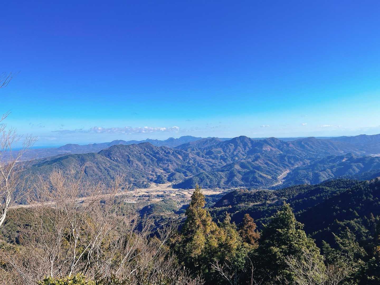 展望台から🫡国東の山々。
両子山も見えたょ🫶
手前はツワド山？
