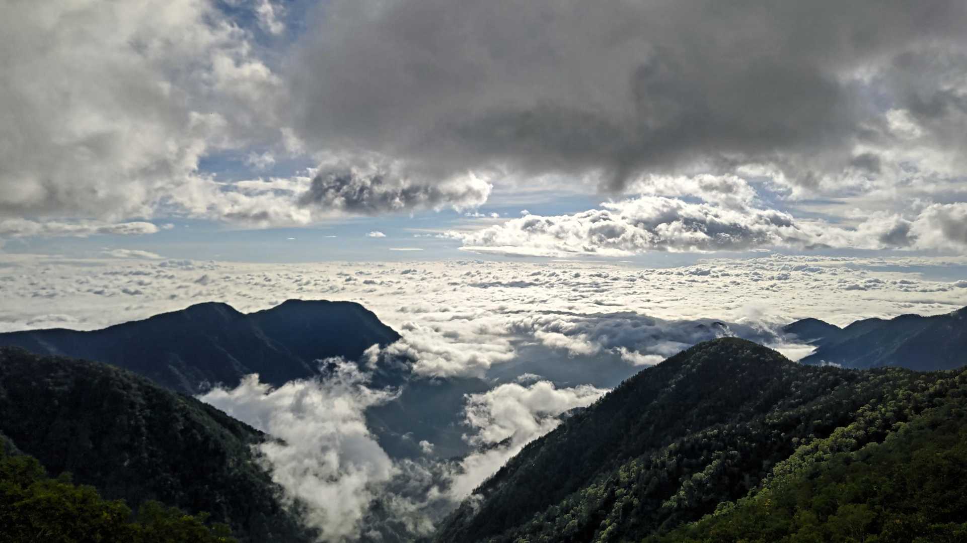 雲海が輝いてました✨
綺麗だったー😆