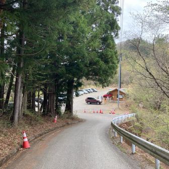 戻って来ました　村営駐車場

クルマまで、あと0.7kmほど歩かねば•••
