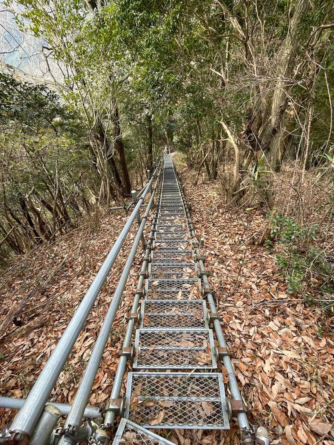 まだ続く階段