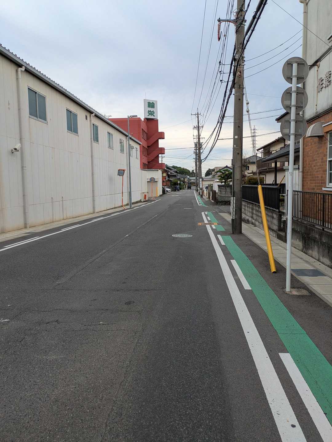 平坦な道路を歩いていきます👆️