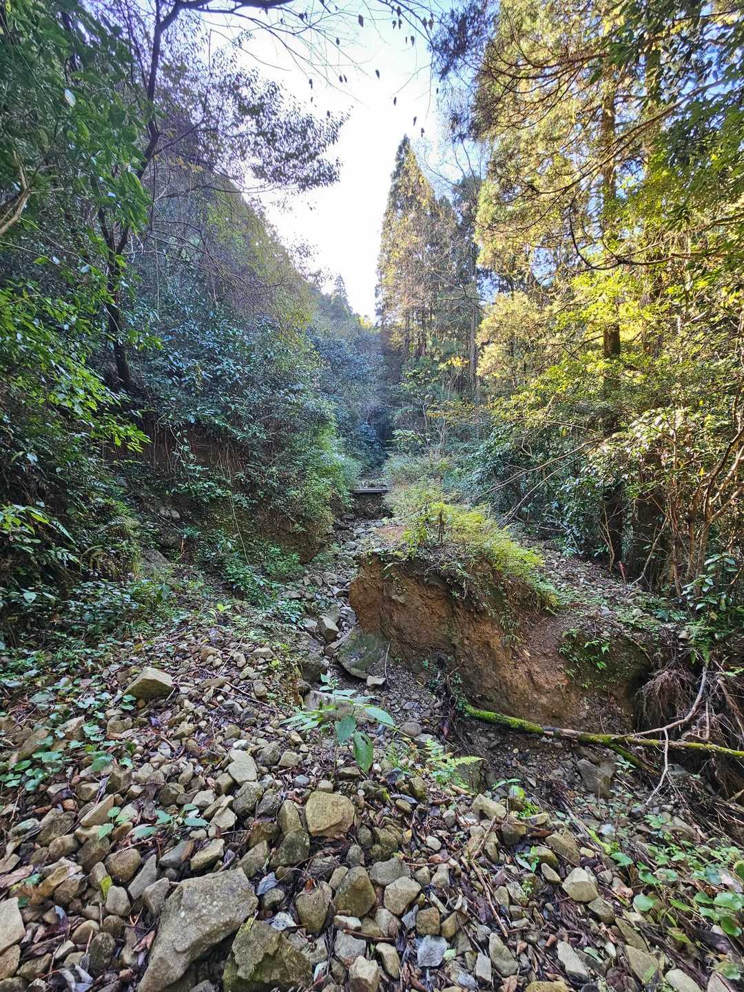こちらも崩壊跡