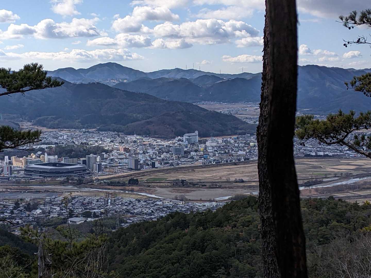 ここからは北摂のお山が見えます