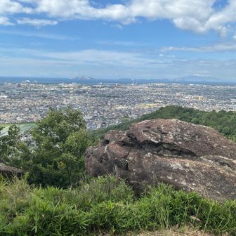 これが伏龍山のいわれの龍の頭かな？