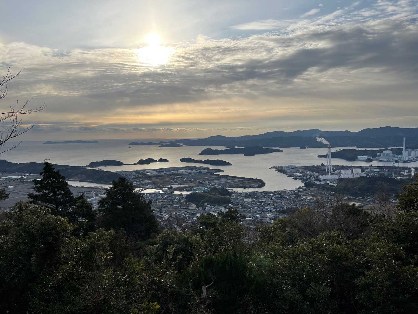 山頂からみた橘湾