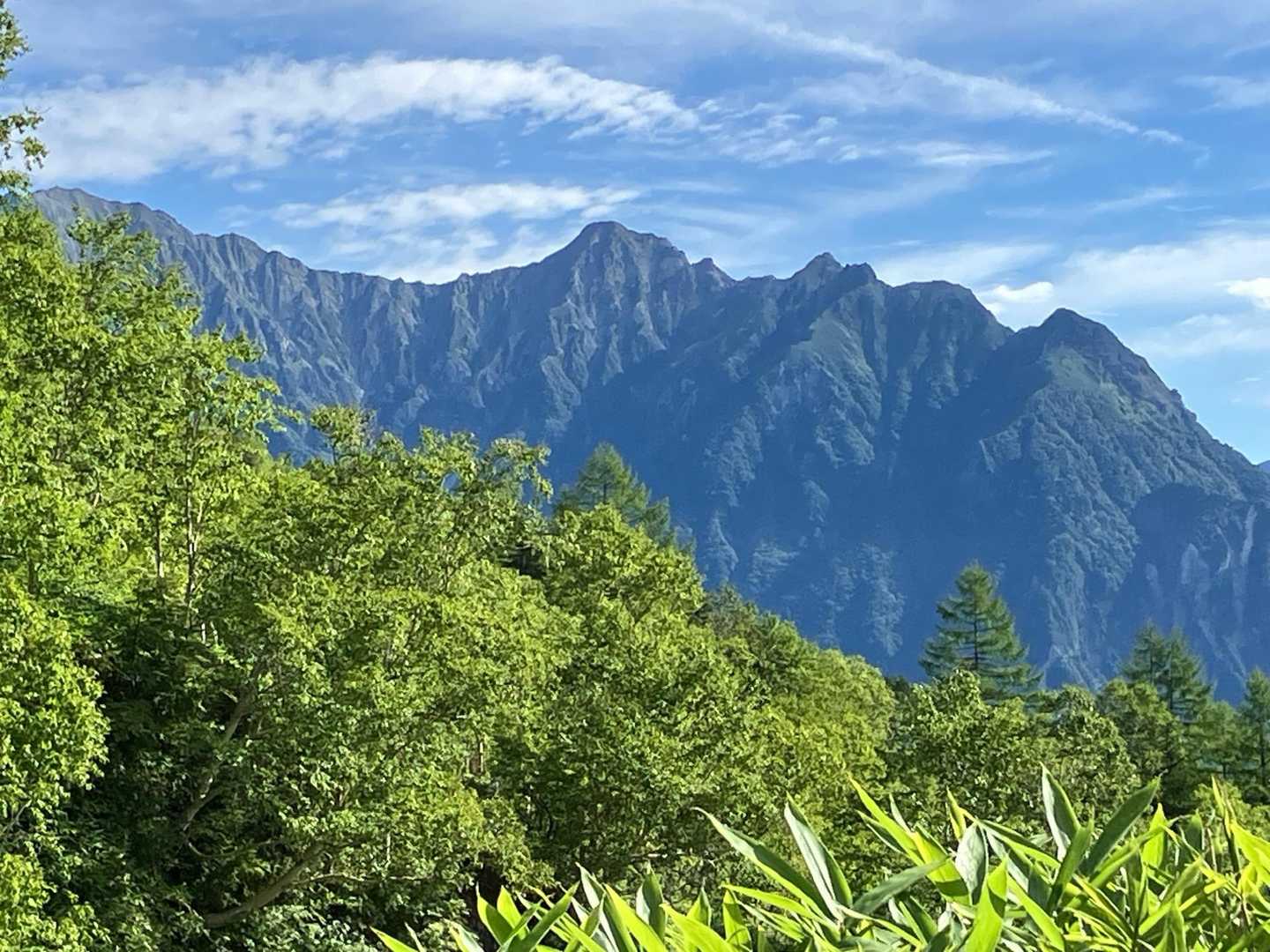 新中の湯ルート | 立ち昇る噴煙に地球の息吹を感じる北アルプス唯一の活火山の写真