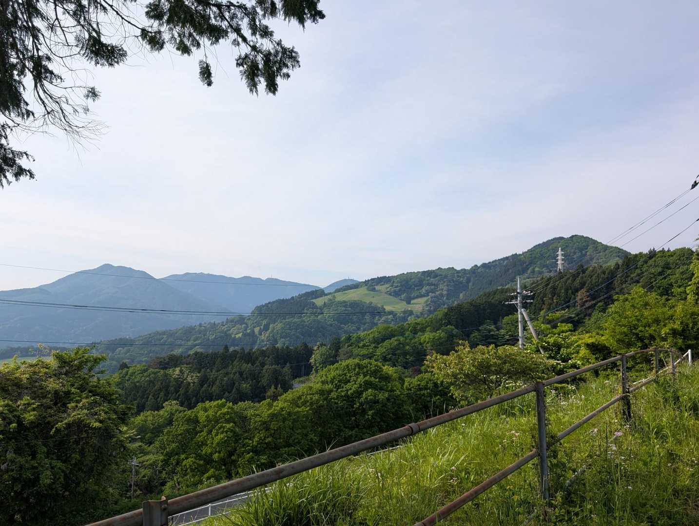 比企三山が見えます👁️‍🗨️
今日は大霧山へ