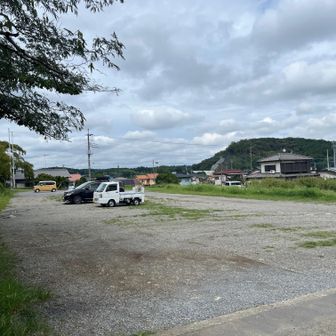 駐車スペースは広大です。