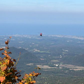 下山時にヘリが飛んでいたので何事かと思っていたら、どうやら足をくじいて動けなくなった人がいたようで、その救助活動のためだった様子。