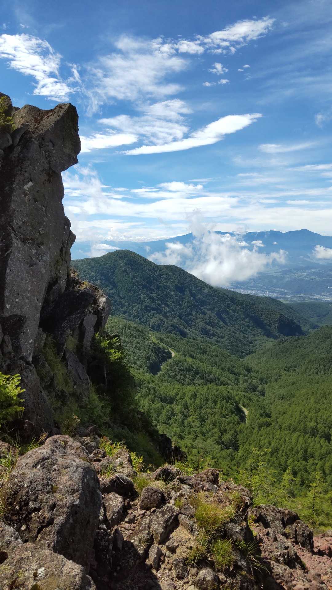 折り返しから眺めた高峯山。
