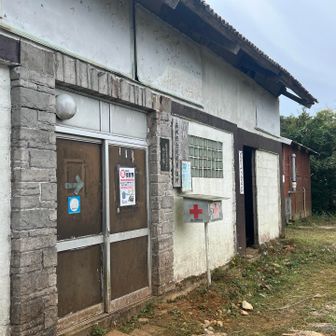 トイレ付きの小屋