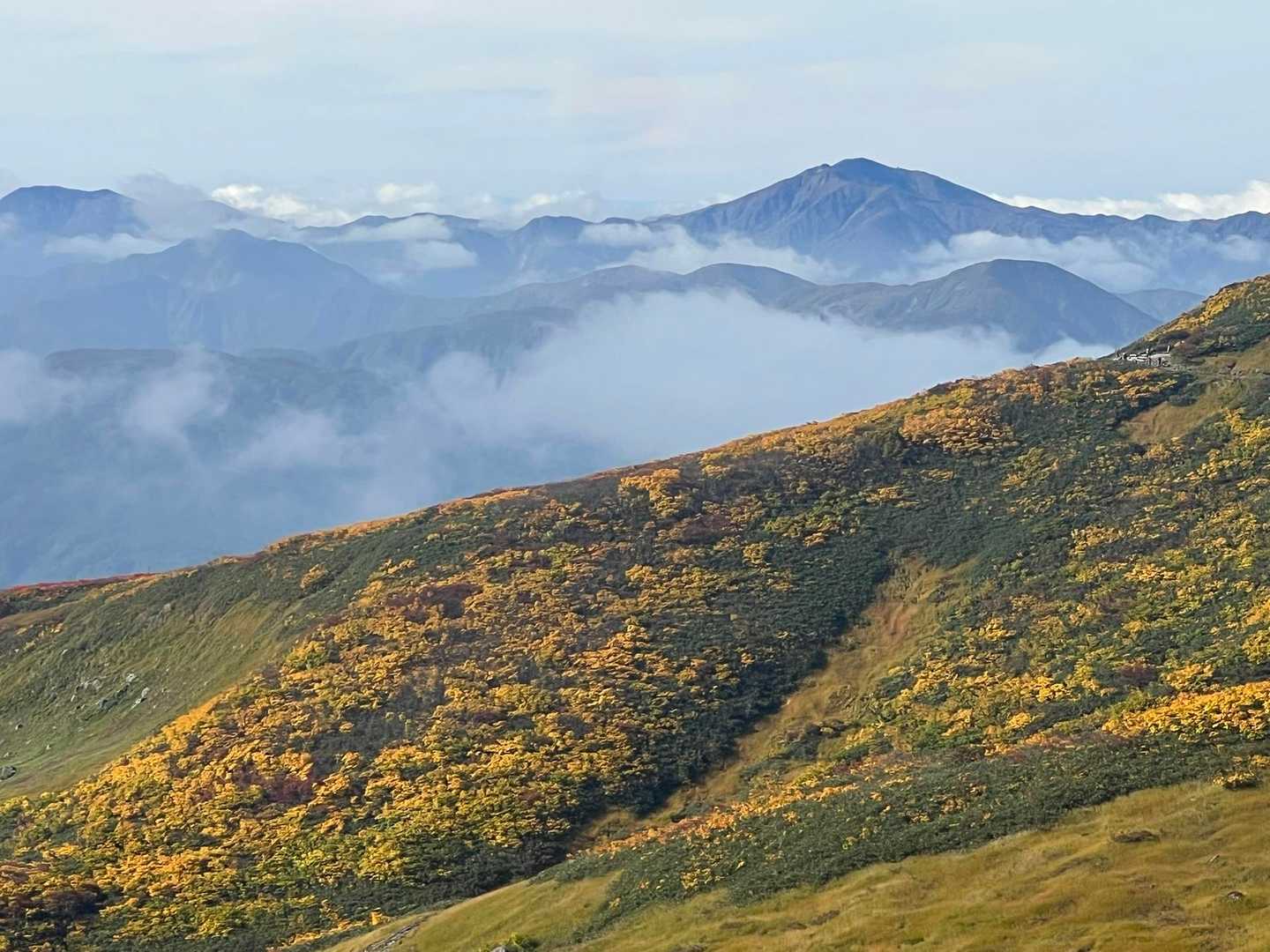 以東岳の存在感
