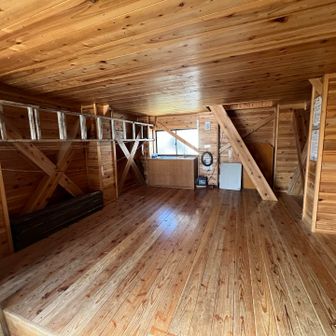 避難小屋はとても綺麗でした