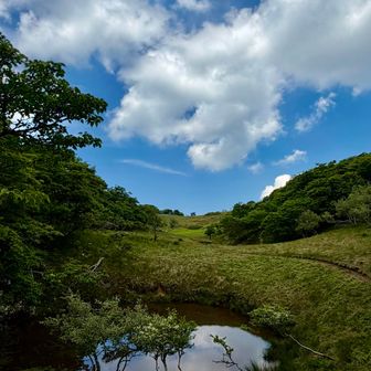 カルスト大地のドリーネ