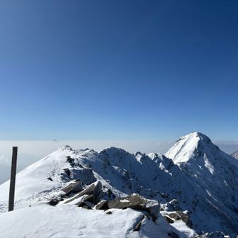 先は長い
奥が赤岳