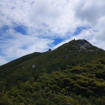 遠くに五丈岩も目立ってます