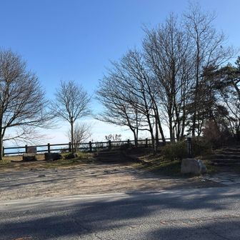 極楽茶屋跡前から紅葉谷を降ります。