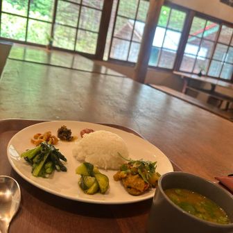 室内も落ち着いた雰囲気で居心地がとても良かった。いつまでも滞在したい。