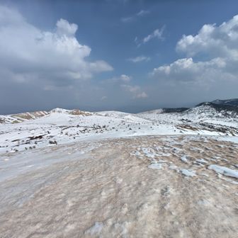 ここから先にエメラルドグリーンの美しい湯釜があるのですが、立入禁止🈲エリアになるのでここまで。いつか立入禁止が解除されたらまた来よう。