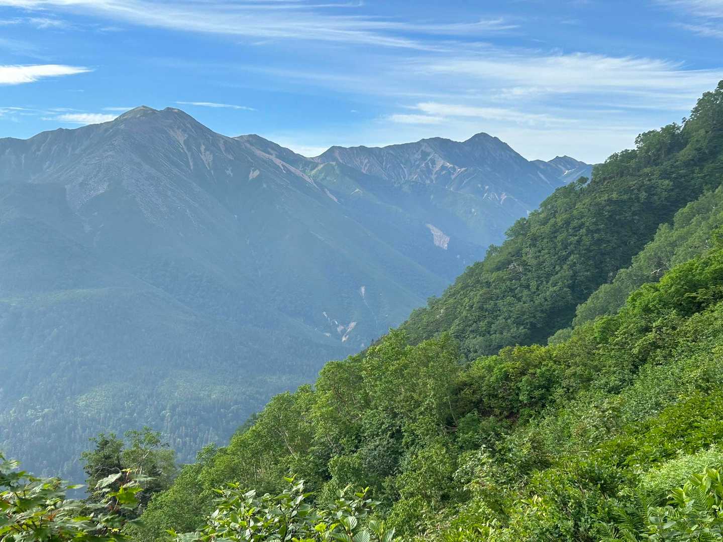 間山-北薬師岳-薬師岳-薬師峠 縦走コースの写真