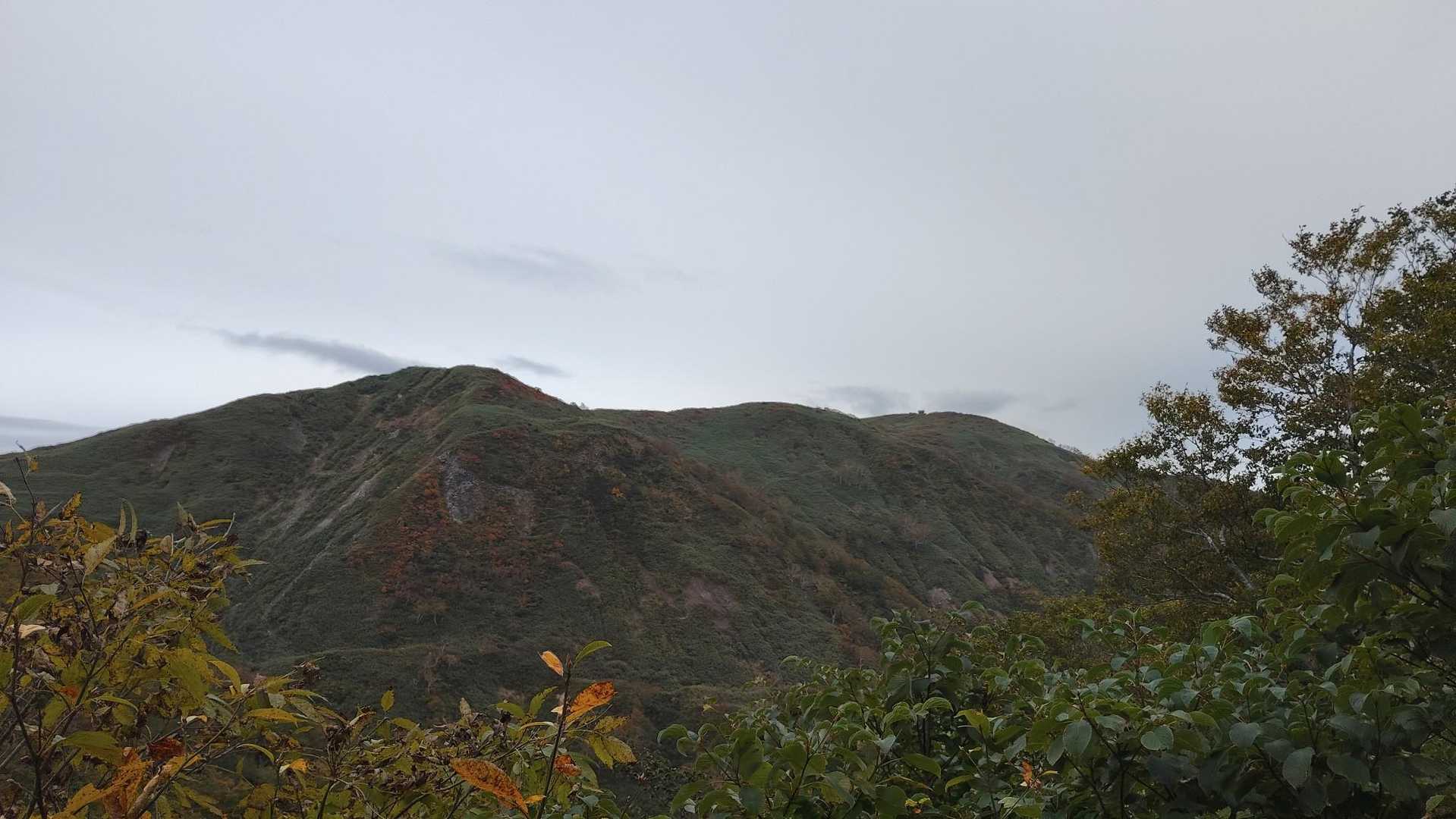 高松岳見えてきました。
