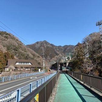スタート🥾正面は大岳山