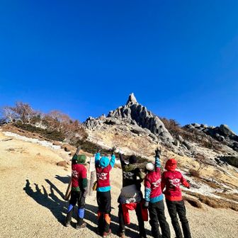 飯豊朝日を愛する会のTシャツを着て記念撮影。
会員募集中です❣️(・∀・)b