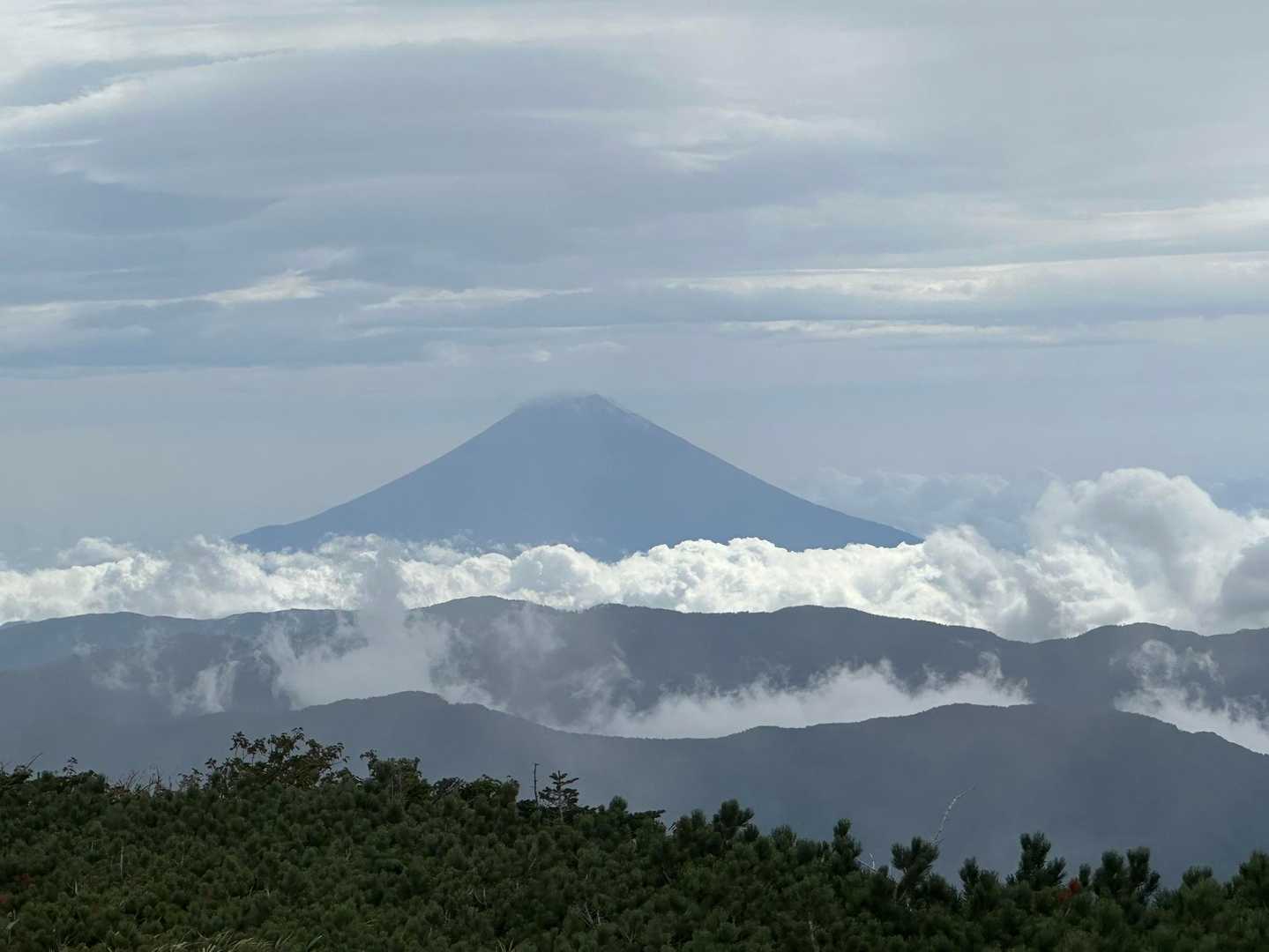 ずっと真っ白ケッケでしたが、イザルで🗻一瞬顔を出しました。
