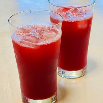 蓮華温泉名物こけももジュース