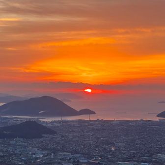 たまや〜🎆
初日の出がこんなだったら良かったのだけど、明日は天気悪そう🥺
