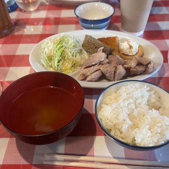 噂通りのヒュッテ大槍の晩御飯！下界でもこんな美味しいディナーはなかなかない！ワイン付き🍷