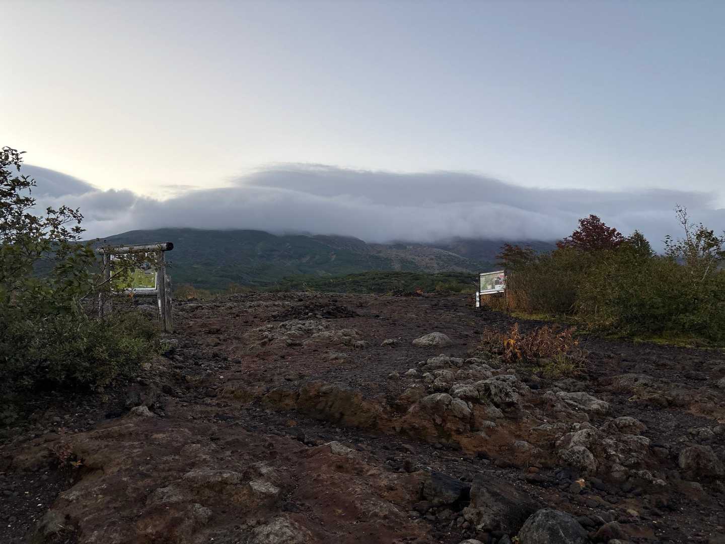 このルートにしたのは、途中まで岩ゴロゴロの道なので、前日雨でもぬかるんだりしない、って事と、十勝と美瑛を絡めて登りたかった。

そのふたつの理由です🙂‍↕️