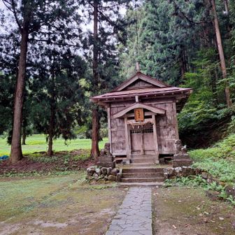 天気が悪いので少なめな鳥坂神社